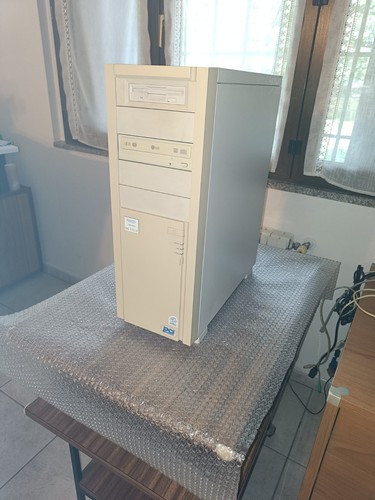Vintage big tower desktop - pc,