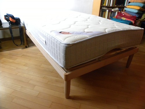 Letto con rete elettrica - letto, +