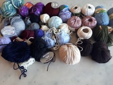  GOMITOLI DI LANA E COTONE  VARI COLORI USATI  E NUOVI  DA 50 GR