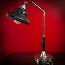 Lampada da tavolo industriale