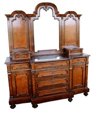 Antica credenza eclettica d'origine Italiana con alzata a specchio