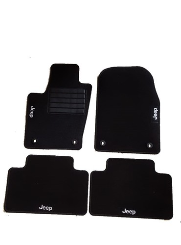 Tappetini auto moquette su - in,