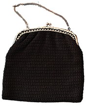 Pochette nera con catenella simil uncinetto