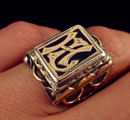Anello monogramma artigianale