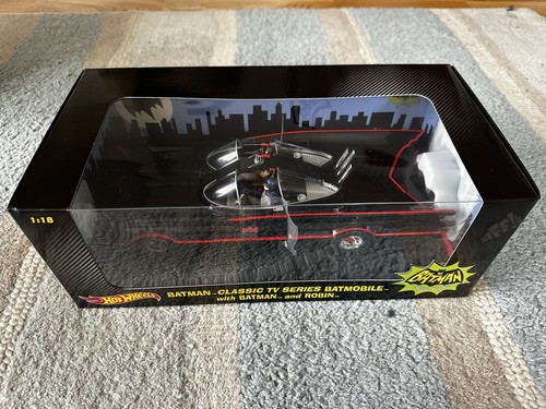 Hot wheels batman classic - 1:18,