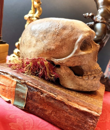 Memento mori libro antico - su,