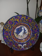 PIATTO IN CERAMICA DIPINTO A MANO, IN CUI è RAFFIGURATO IL  PROFILO DI UNA DONNA