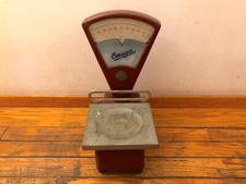 Vecchia bilancia Omega da bottega