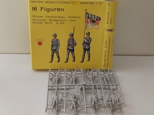 PARATA SOLDATI E UFFICIALI