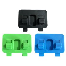 Tenendo Gli Accessori per