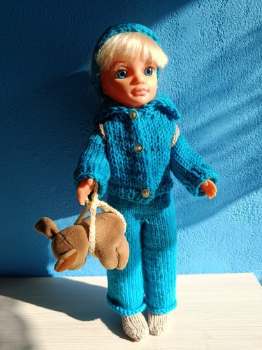Bambola con vestito fatto - , a