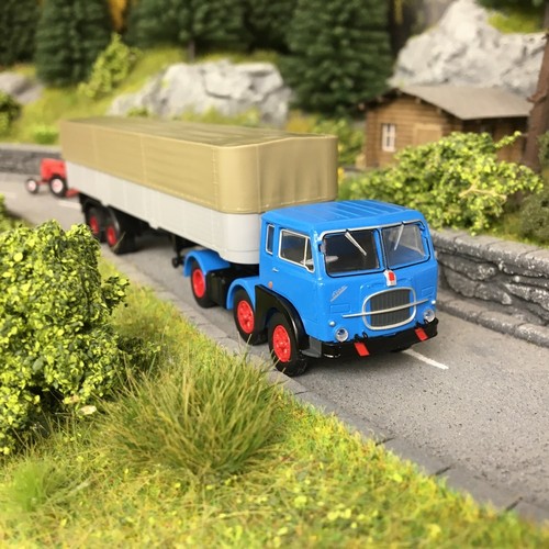Camion fiat 690 - 690, bâche-ho