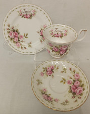 Tazza, piattino e piatto da