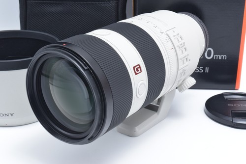 Sony 200mm 8 gm - fe, f/2.8