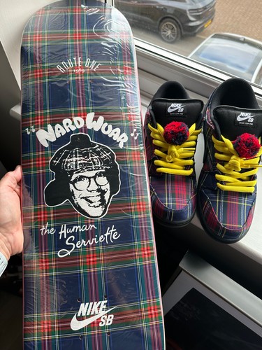 Nike dunk low nardwuar - sb,
