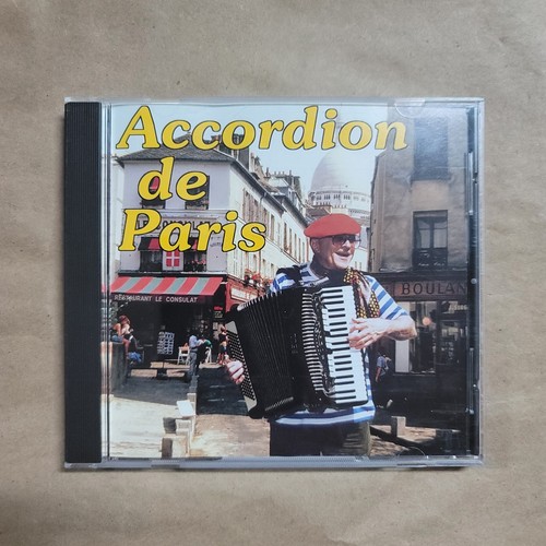 Accordion paris with - de,