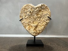 Elegante Cuore in Cristallo Giallo – Scultura Artigianale Unica