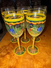 Cinque bicchieri da vino