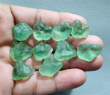 Pietra preziosa grezza in