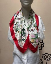 Gucci Foulard Flora