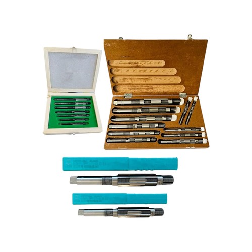 Attrezzo alesatore manuale