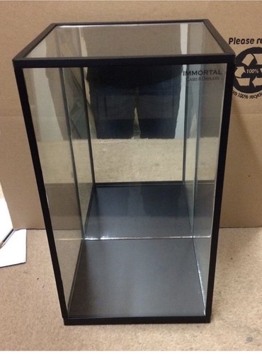 Glass display case hot - glass,