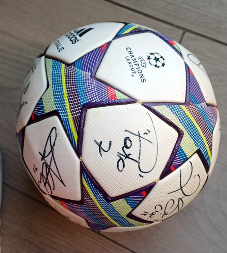 Pallone autografato dai - autografato,