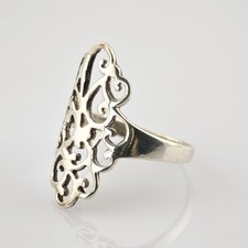 Anello classico in argento con ornamento 1970 circa