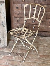 Antica sedia da giardino