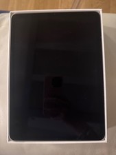 ipad air 5 generazione color oro, mai usato e con scatola originale.