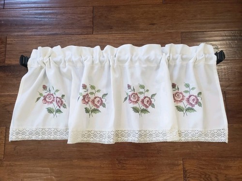 Valance vintage ricamato rosa