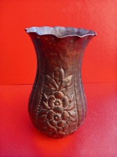 VASO IN RAME SBALZATO CON FIORI IN RILIEVO PERIODO '900