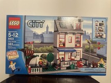 *NUOVO* LEGO 8403 CITY HOUSE casa sull'albero barbecue mamma papà ragazzo cane skateboard NISB