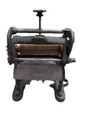 Antico tagliere a rullo per