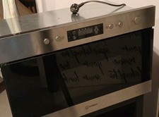 Forno a Microonde da incasso Grill 22 Lt 750W 60 cm Nero e Inox IM K12 X Indesit