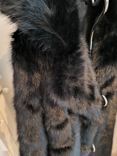 Cappotto nero pelliccia donna