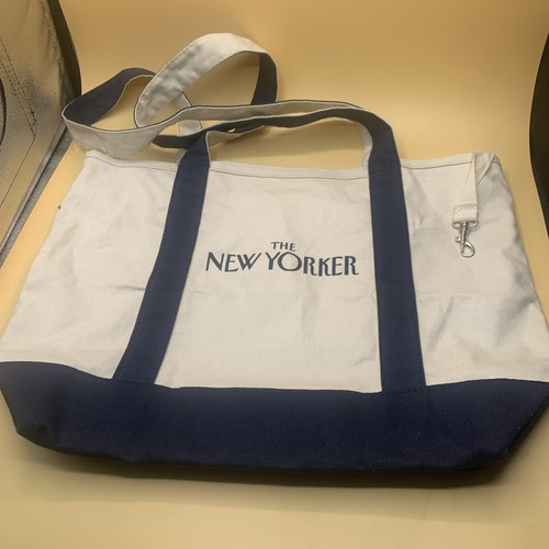 New yorker script navy - e, crema