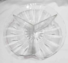 Antipastiera o Insalatiera in Vetro divisa in tre spazi.