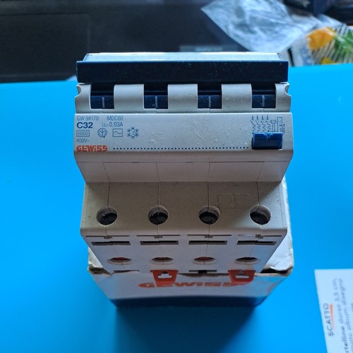 Interuttore magnetotermico - ,