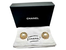 Orecchini Chanel color oro