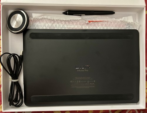 Wacom intuos pro - wacom,