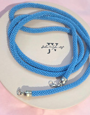 Collana all'uncinetto con