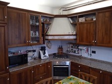 cucina angolare usata in legno massello 