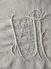 Lenzuola matrimoniali antiche con iniziali ricamate