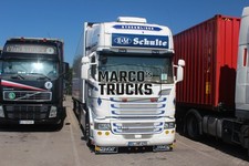 Truck photo Scania R 560 box