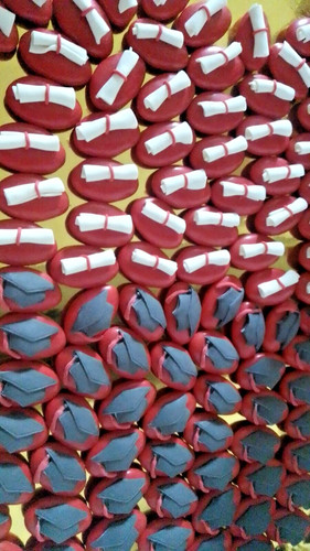 100 confetti decorati laurea - 100,