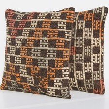 CUSCINI RICAMATI FATTI A MANO