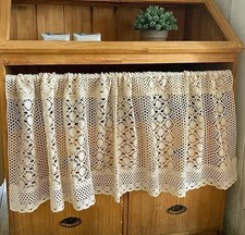 Tenda corta vintage in pizzo