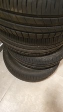 Set di 4 pneumatici