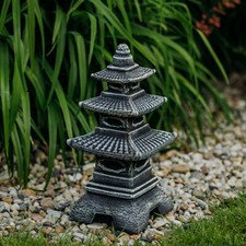 Pagoda lanterna in pietra